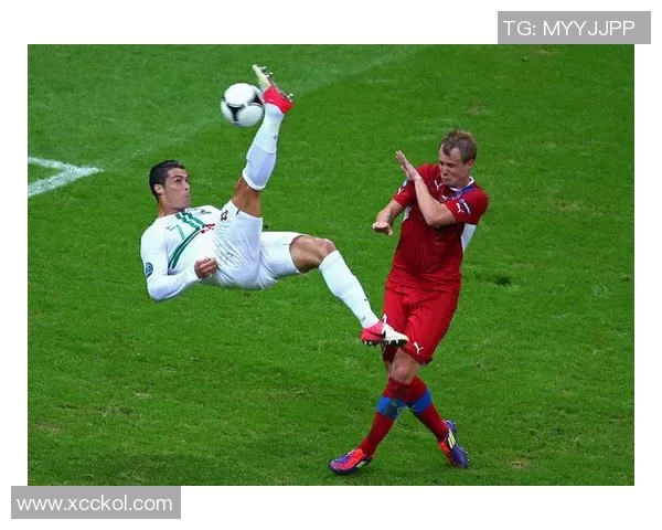 C罗在尤文图斯对阵巴塞罗那的比赛中精彩进球回顾